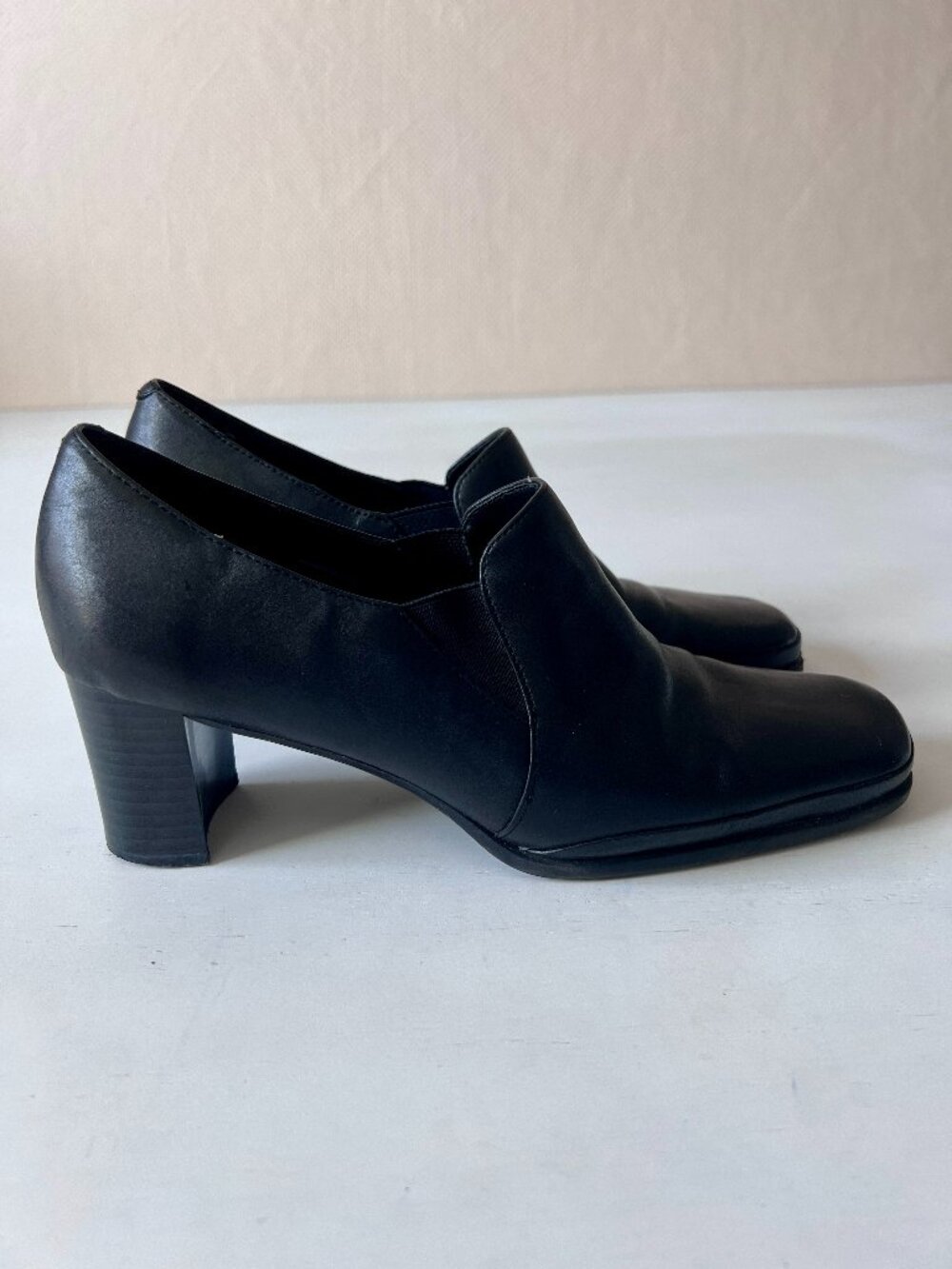 Aerosoles Electricity Black Leather Square Toe Block Heel Pump - 9M